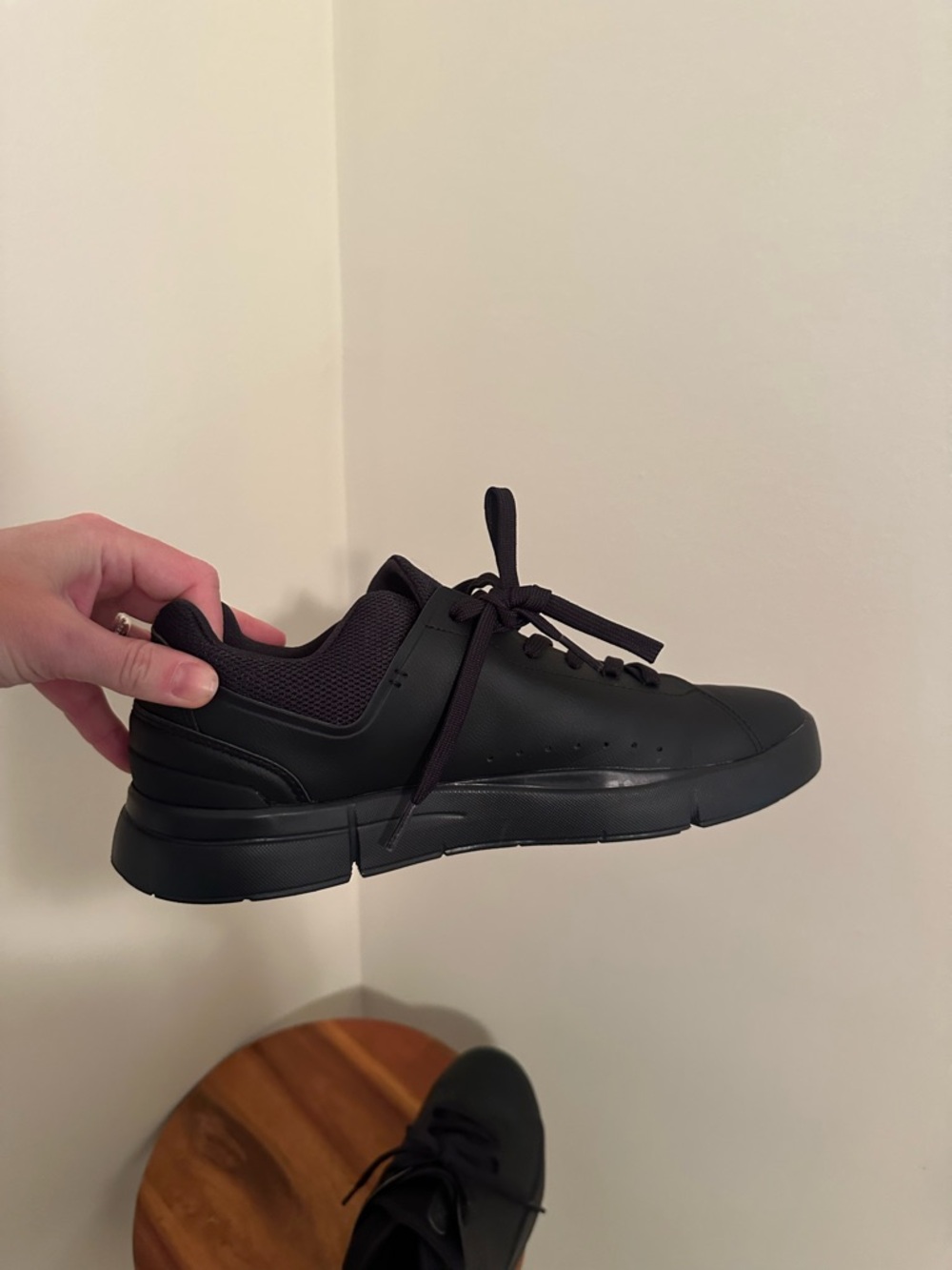 Men's Black Low-Top Athletic Sneaker